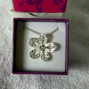 Avon Vintage 2007 Sparkling Silver Tone Flower Necklace New